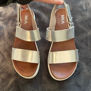 Women’s sandals